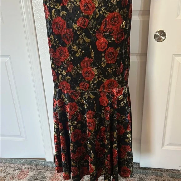 Floral Black and Red Women's Skirt - Picture 3 of 9